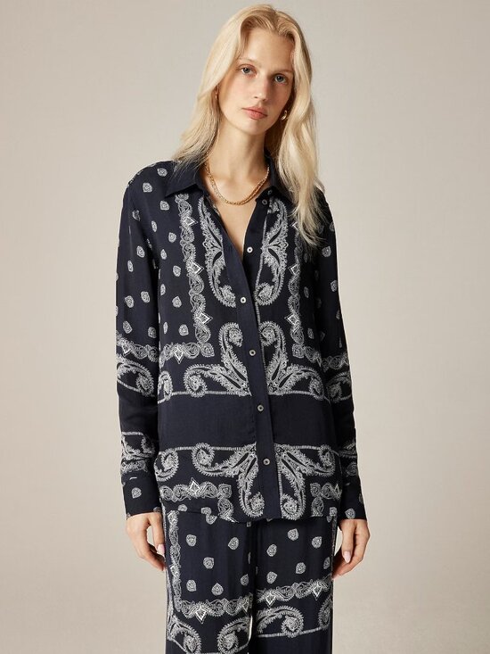 J. Crew Tops - J. Crew Jules Classic Fit Shirt in Navy Bandana Print Size 8 NWT